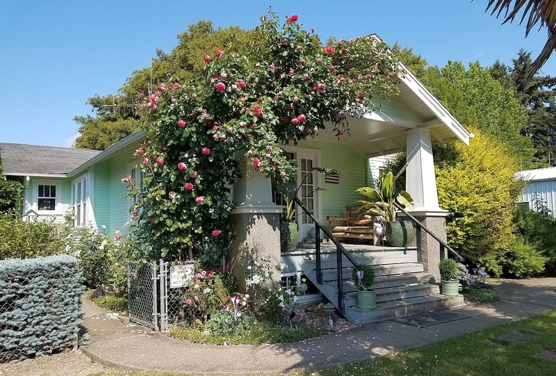 Elliott House front porch