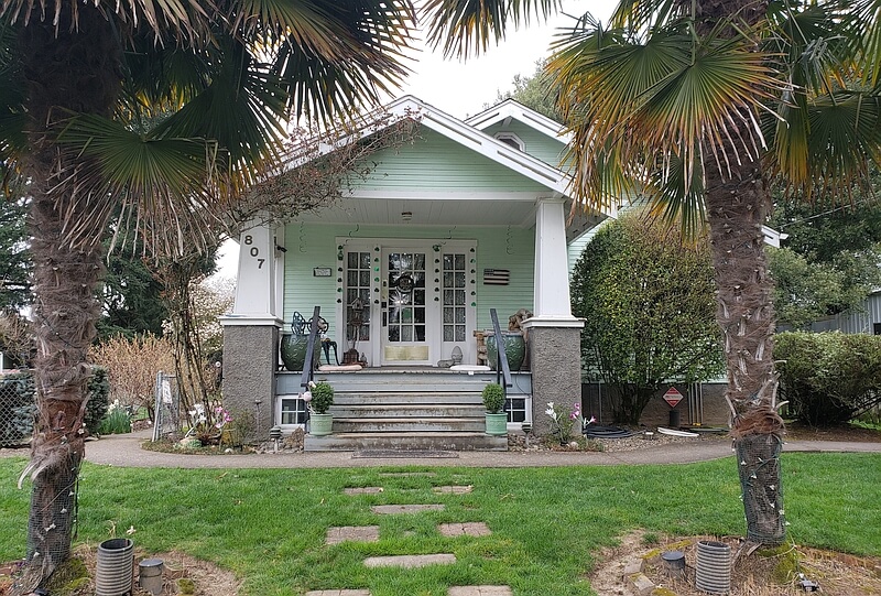 Elliot House front entrance